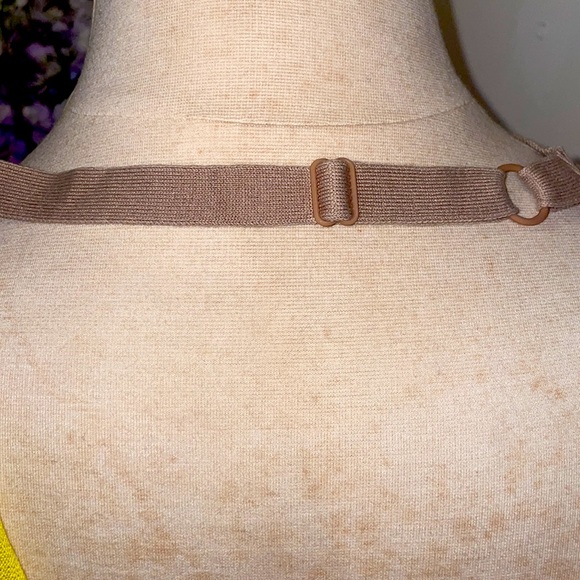 BCBGMAXAZRIA YELLOW AND TAN STRIPE TOP WITH OPEN BACK - Picture 5 of 5